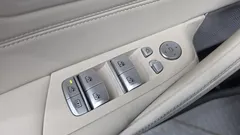 2022 BMW 5-Series M550i xDrive — фото 17