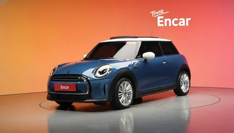 2023 Mini Cooper Classic Plus Launch Pack