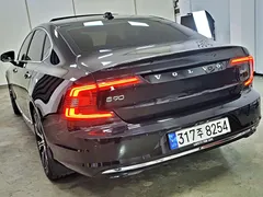 2023 Volvo S90 B5 Ultimate Bright, чёрный — фото 4