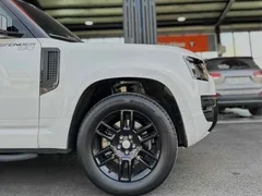 2022 Land Rover Defender 90 D250 S — фото 3