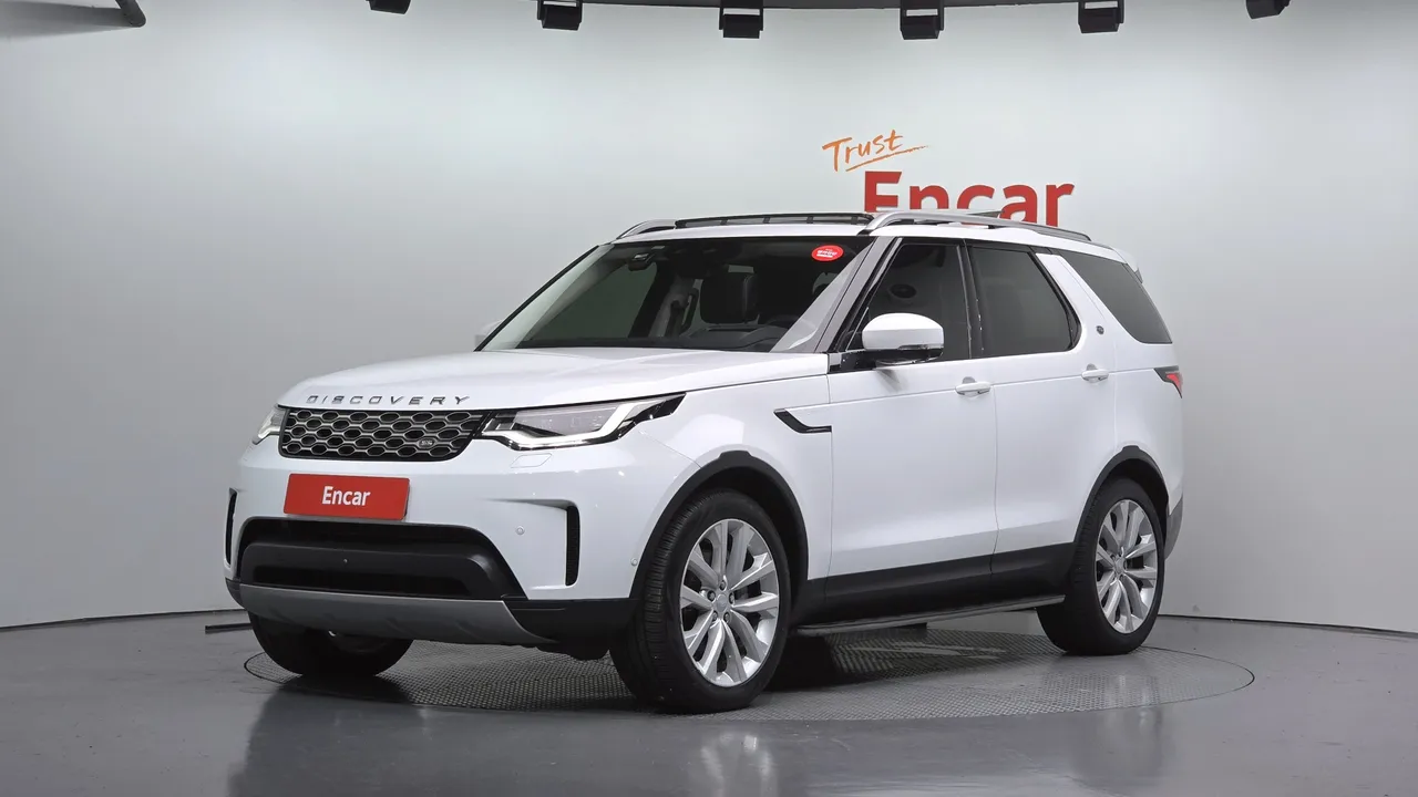 2022 Land Rover Discovery D250 SE