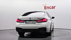 2022 BMW 5-Series 530i M Sport Package — фото 4