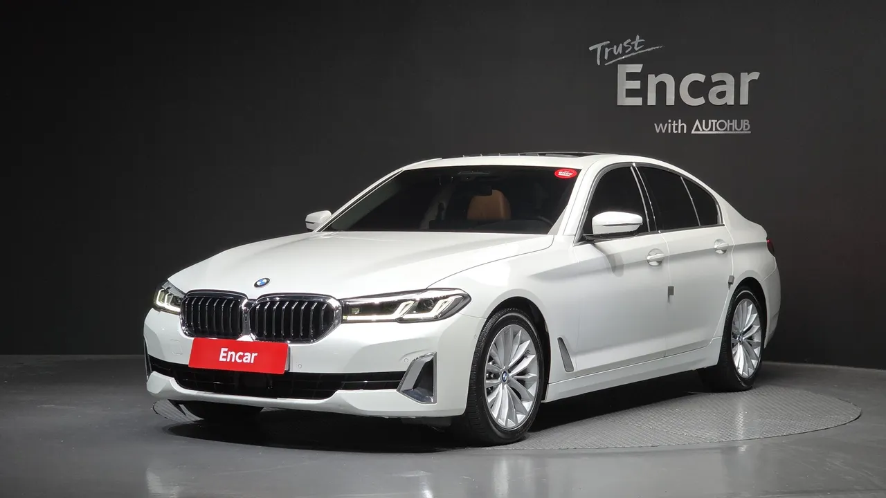 2021 BMW 5-Series 520i Luxury