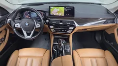 2021 BMW 5-Series 520i Luxury, белый — фото 7