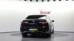 2023 BMW 7-Series 750e xDrive M Sport — фото 4