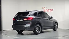 2022 BMW X1 xDrive 20i M Sport — фото 2