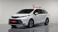 2021 Toyota Sienna 2.5 Hybrid 2WD, белый — фото 1