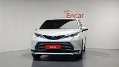 2021 Toyota Sienna 2.5 Hybrid 2WD, белый — фото 3
