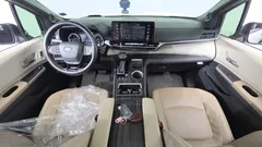 2021 Toyota Sienna 2.5 Hybrid 2WD, белый — фото 7