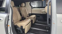 2021 Toyota Sienna 2.5 Hybrid 2WD, белый — фото 11