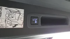 2021 Toyota Sienna 2.5 Hybrid 2WD, белый — фото 19