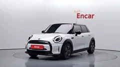 2023 Mini Cooper 5Door Classic — фото 1