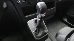2022 Hyundai Staria 4WD Tourer 9-Seater — фото 9