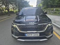 2023 Kia Carnival Diesel 9-Seater Prestige — фото 1