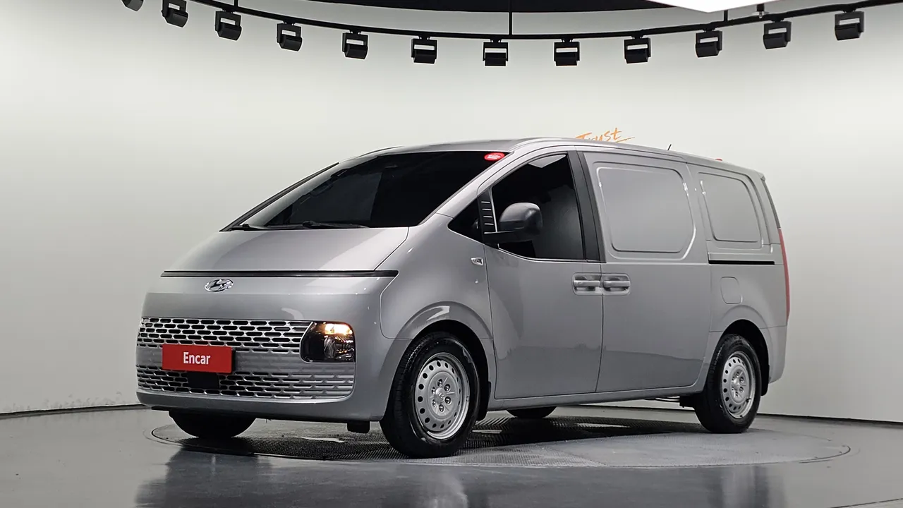2023 Hyundai Staria Cargo 3-Seater