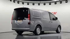2023 Hyundai Staria Cargo 3-Seater — фото 2