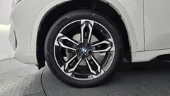 2024 BMW X1 xDrive 20i M Sport, белый — фото 5