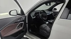 2024 BMW X1 xDrive 20i M Sport, белый — фото 10