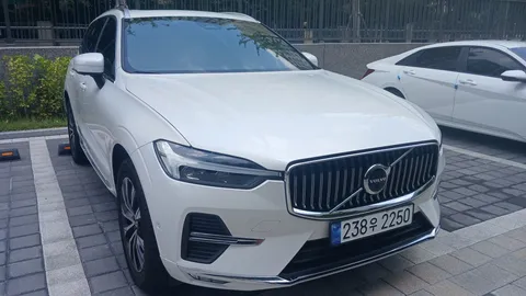 2023 Volvo XC60 B5 Ultimate Bright