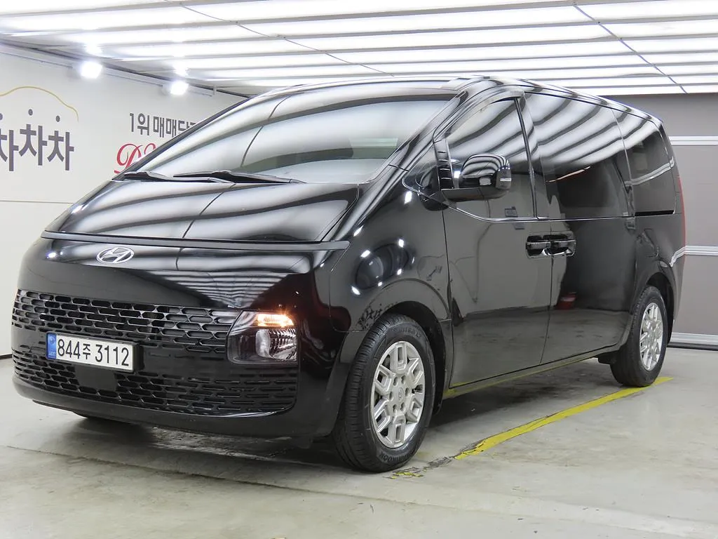 2023 Hyundai Staria Cargo 5-Seater
