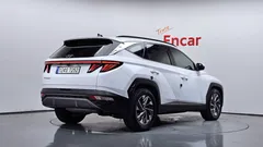 2021 Hyundai Tucson Inspiration 2WD, белый — фото 2