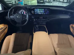 2022 Lexus LS 3.5 Luxury AWD, чёрный — фото 7
