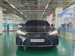 2022 Lexus LS 3.5 Luxury AWD, чёрный — фото 13