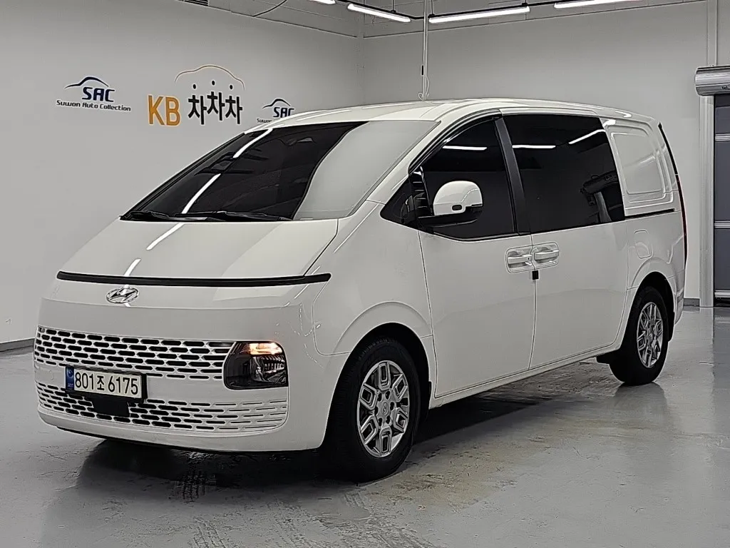 2022 Hyundai Staria Cargo 5-Seater