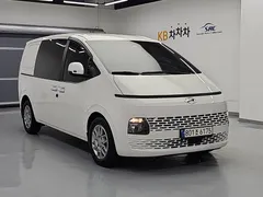2022 Hyundai Staria Cargo 5-Seater — фото 4
