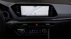 2022 Hyundai Sonata Premium Plus, белый — фото 16