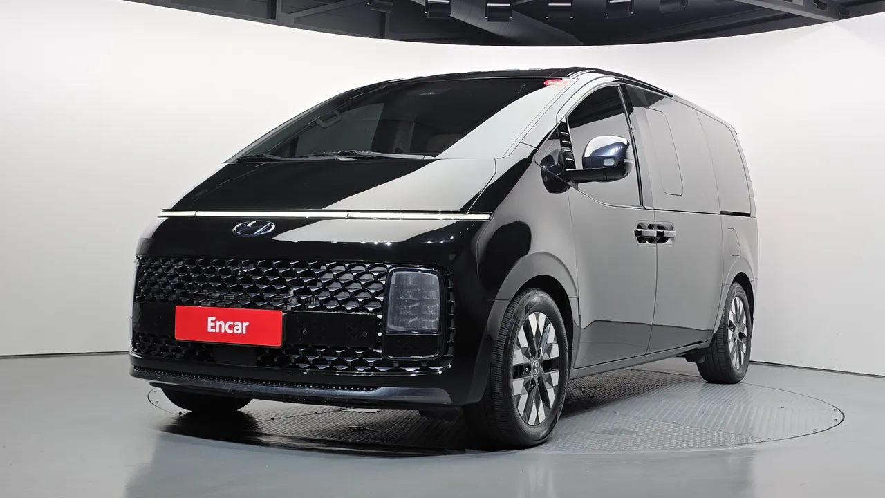 2023 Hyundai Staria 4WD Lounge 9-Seater