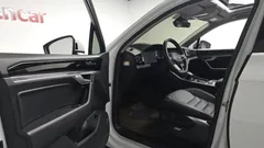 2023 Volkswagen Touareg 3.0 TDI Premium, белый — фото 10