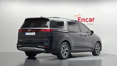 2023 Kia Carnival Diesel 9-Seater Prestige — фото 2