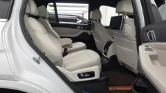 2022 BMW X7 xDrive 40i M Sport 6STR, белый — фото 12
