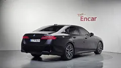 2024 BMW 5-Series 520i M Sport, серый — фото 2
