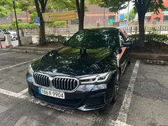2023 BMW 5-Series 520i M Sport — фото 3