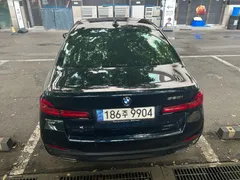 2023 BMW 5-Series 520i M Sport — фото 6