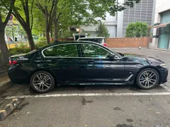2023 BMW 5-Series 520i M Sport — фото 8