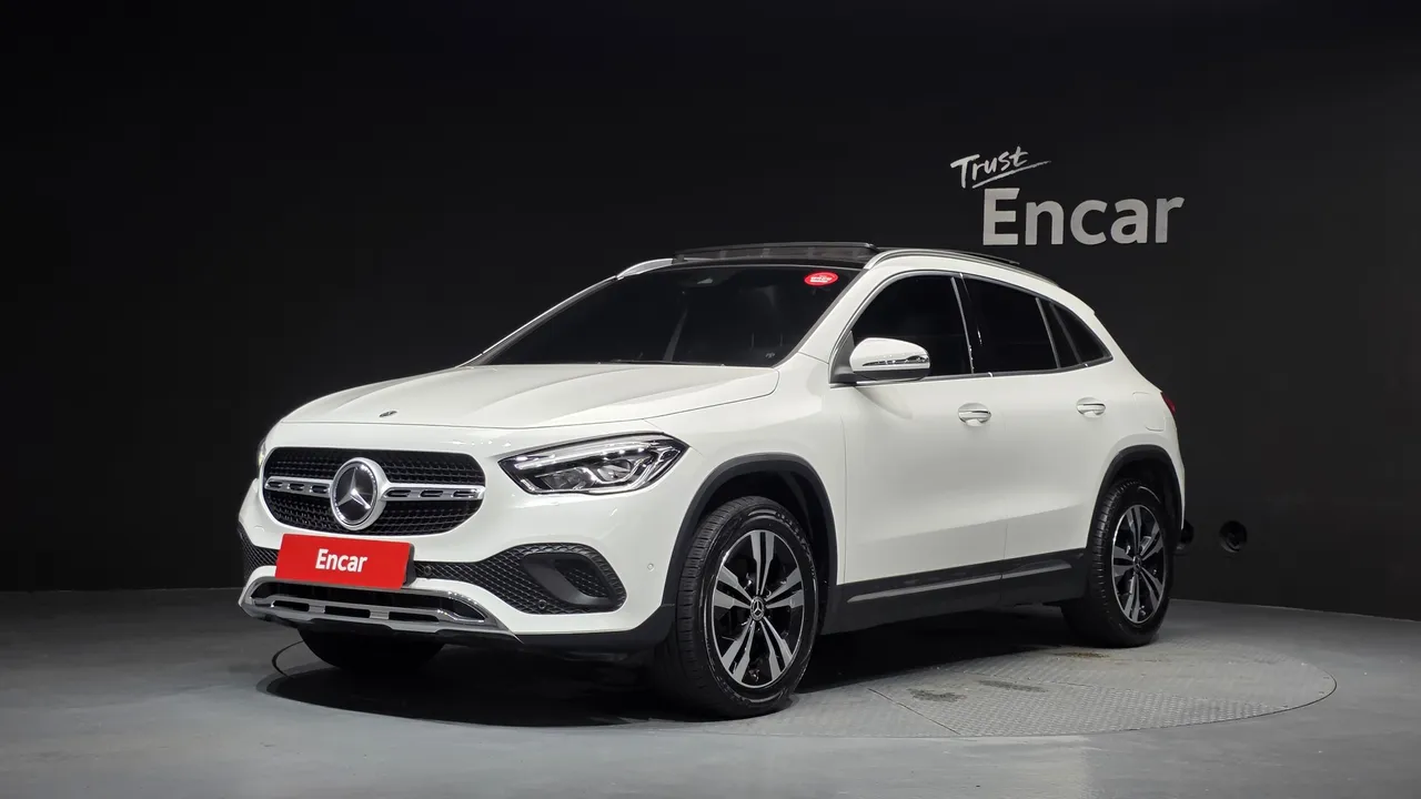 2021 Mercedes-Benz GLA-Class GLA220