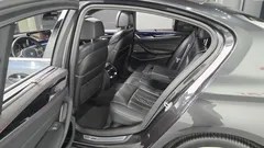 2022 BMW 5-Series 530i M Sport Package — фото 11
