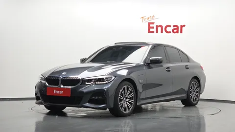 2022 BMW 3-Series 320e M Sports