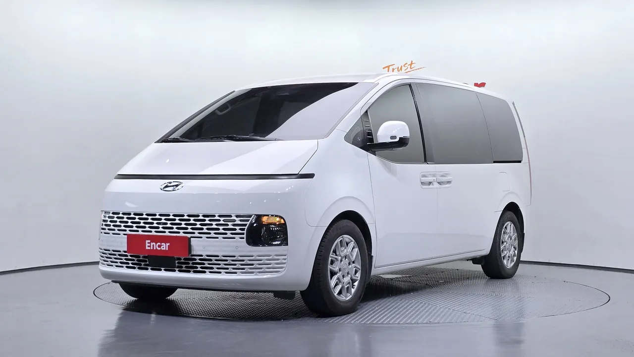 2023 Hyundai Staria 4WD Tourer 11-Seater