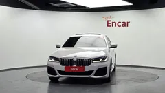 2022 BMW 5-Series 530e M Sport, белый — фото 3