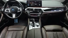 2022 BMW 5-Series 530e M Sport, белый — фото 7