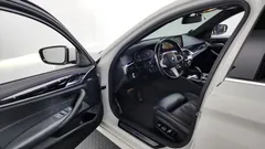 2022 BMW 5-Series 530i M Sport Package — фото 10
