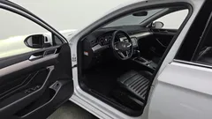 2022 Volkswagen Passat 2.0 TDI Prestige — фото 10