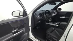 2022 Mercedes-Benz GLB-Class GLB200 d — фото 11