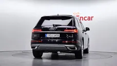 2021 Audi Q7 45 TDI Quattro Premium, чёрный — фото 4