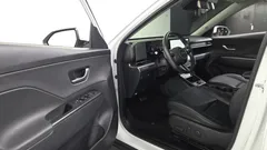 2023 Hyundai Kona Premium, белый — фото 10