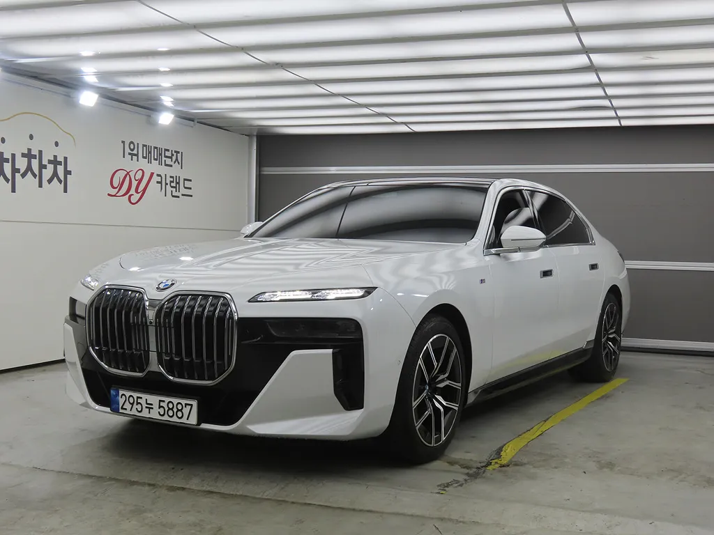 2023 BMW 7-Series 740i sDrive M Sport